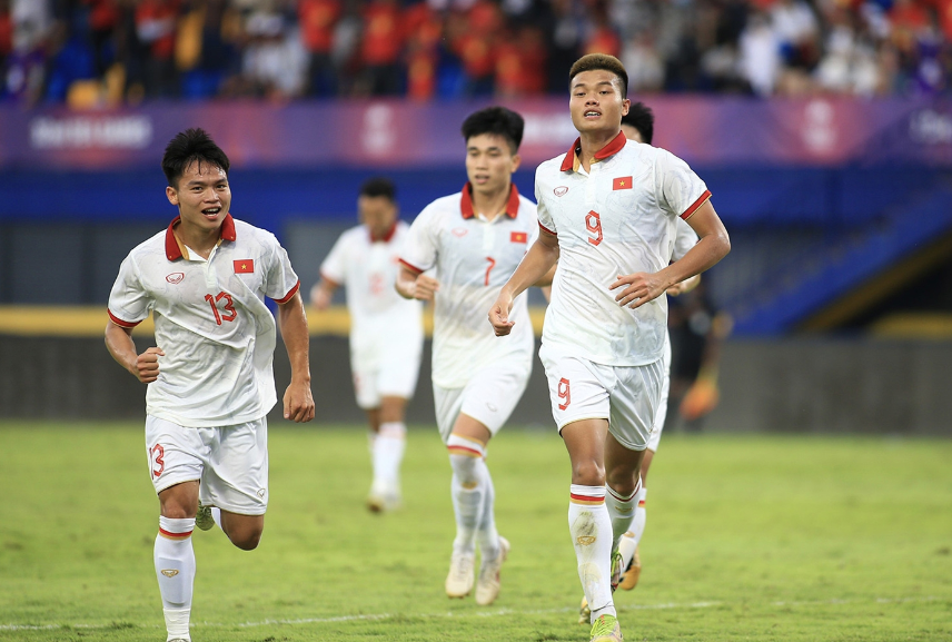 Soi keo nha cai Viet Nam vs Singapore chinh xac